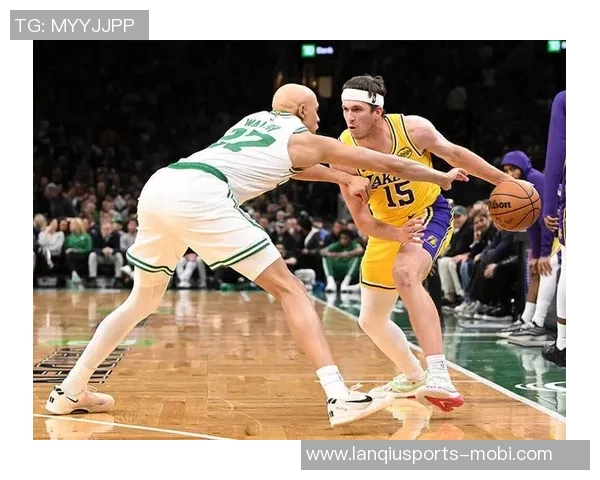 沃尔什强调队友间的沟通能提升信心并不断增强默契合作