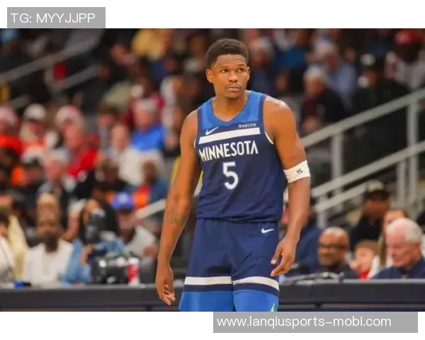 爱德华兹虽砍下30分5板却难救球队无力回天罚球表现出色8中7