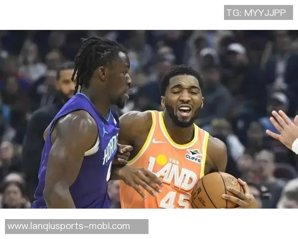 考辛斯盛赞新秀克尼佩尔或将超越库里投篮纪录成就 考辛斯盛赞新秀克尼佩尔或将超越库里投篮纪录成就